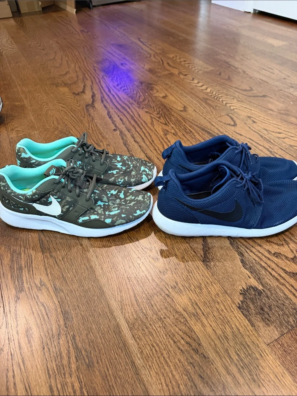Nike Men’s Size 12 Roshe 2 pairs